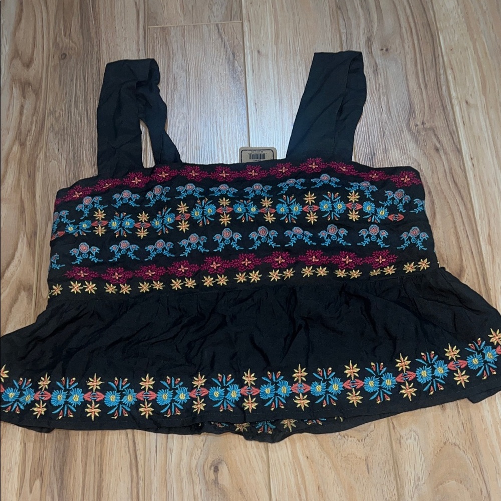 Boho Natural Life Embroidered Black Floral Women's Crop Top L